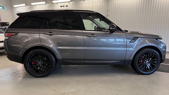 Land Rover Range Rover Sport 9 of 27