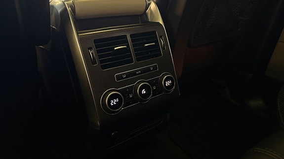 Land Rover Range Rover Sport 25 of 27