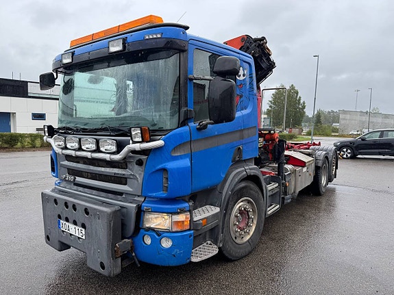 Scania P 310 6x2 kranväxlare med frontplog