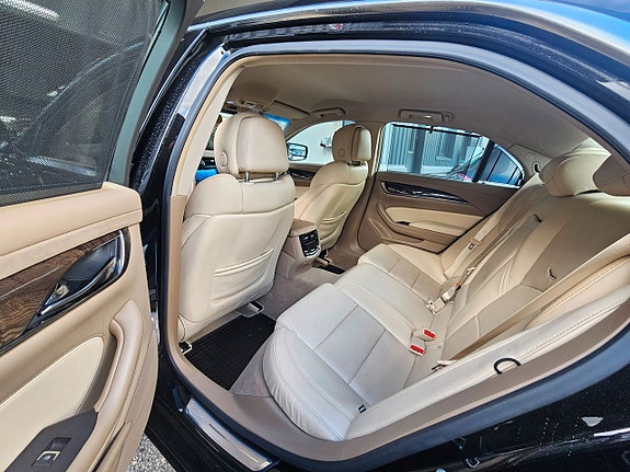 Cadillac CTS 12 of 20