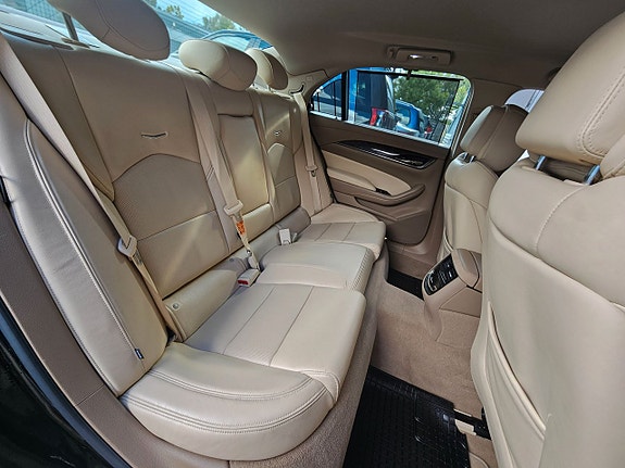 Cadillac CTS 11 of 20