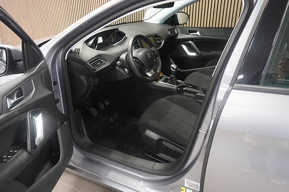 Peugeot 308 6 of 8