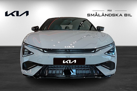 Kia EV6 2 of 19