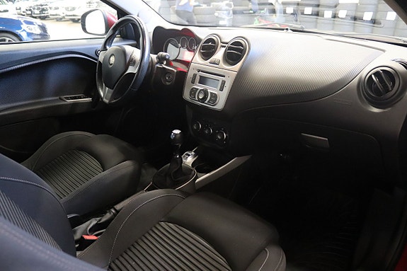 Alfa Romeo MiTo 7 of 9