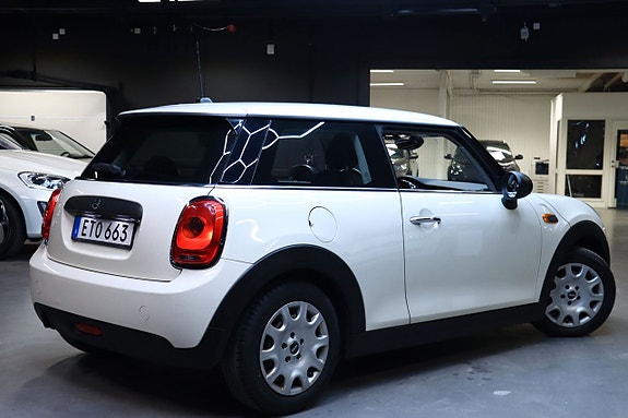 MINI One 4 of 5
