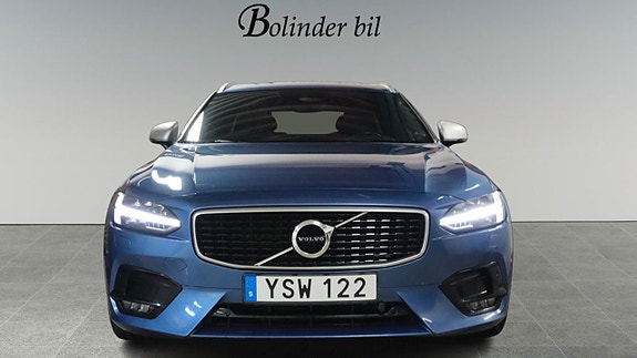 Volvo V90 2 of 23