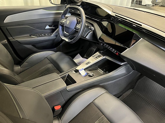 Peugeot 308 7 of 9