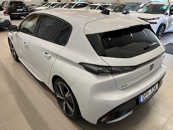 Peugeot 308 3 of 5