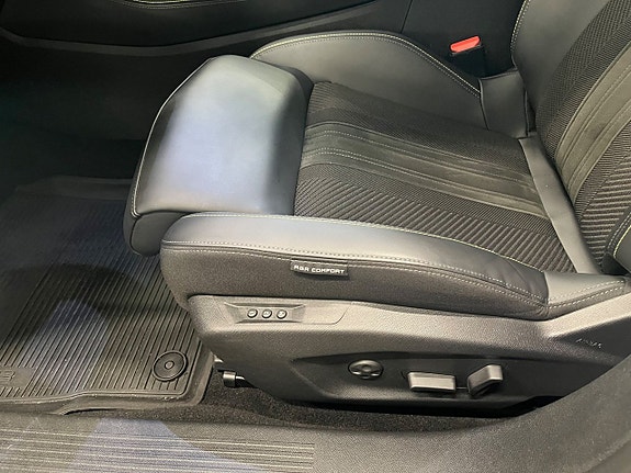 Peugeot 308 8 of 9