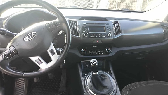 Kia Sportage 10 of 17