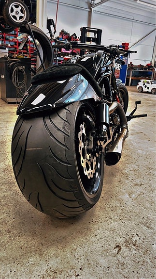 Harley-Davidson Nightrod CNC-custom 2 of 14