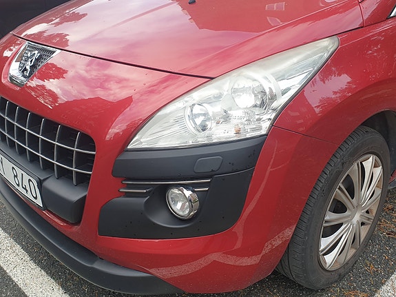 Peugeot 3008 2 of 8