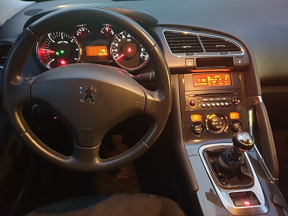 Peugeot 3008 6 of 8