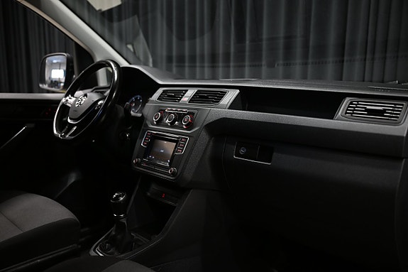 Volkswagen Caddy Maxi 18 of 24