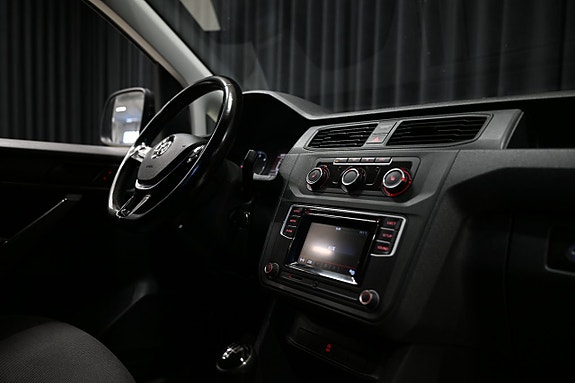 Volkswagen Caddy Maxi 17 of 24