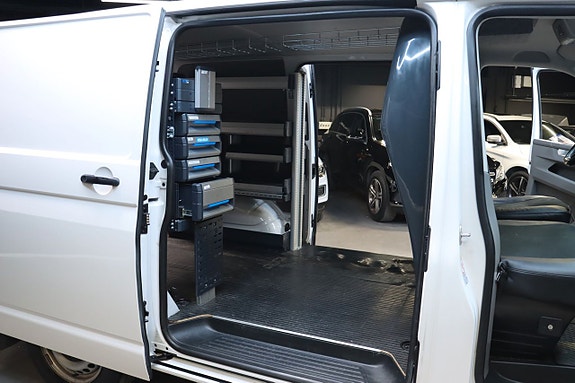 Volkswagen Transporter 17 of 23