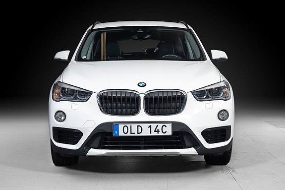 BMW X1 4 of 5