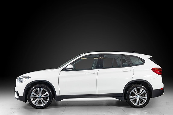BMW X1 3 of 5