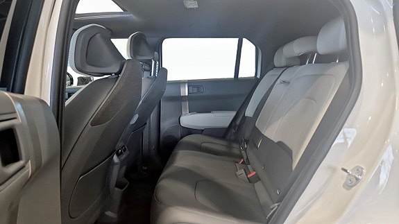 Kia EV3 8 of 12