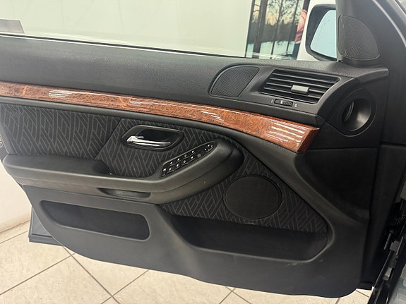BMW 528 10 of 21