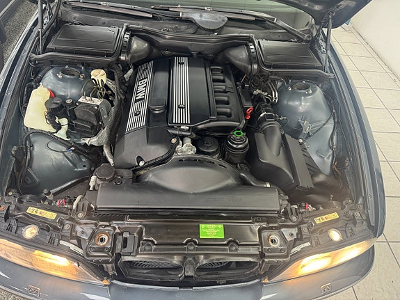 BMW 528 17 of 21