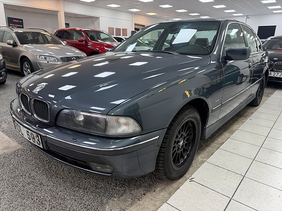 BMW 528 2 of 21