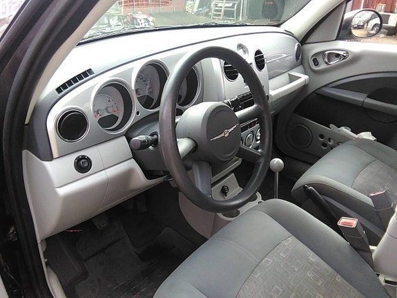Chrysler PT Cruiser 5 of 5