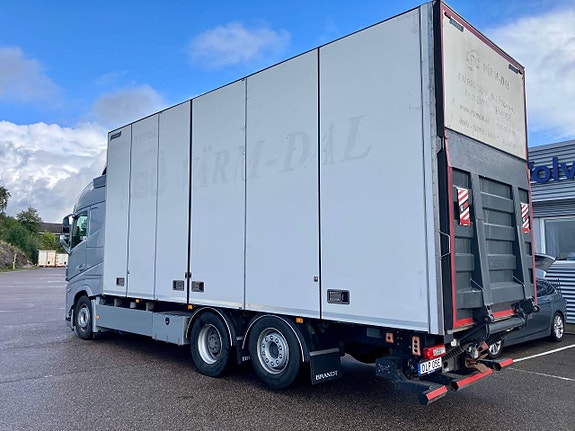 Volvo FH540 Skåpbil 2 of 5