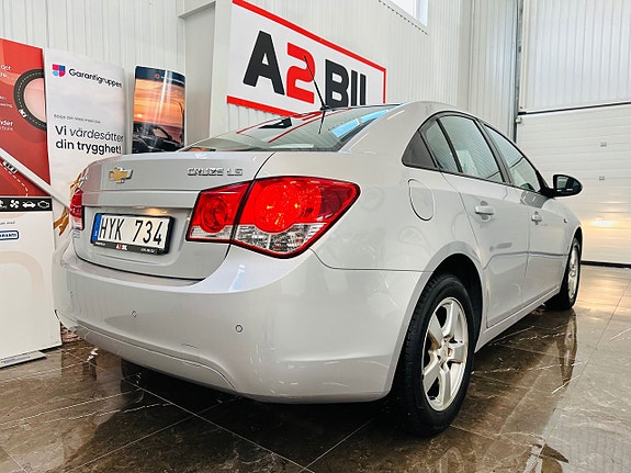 Chevrolet Cruze 6 of 21