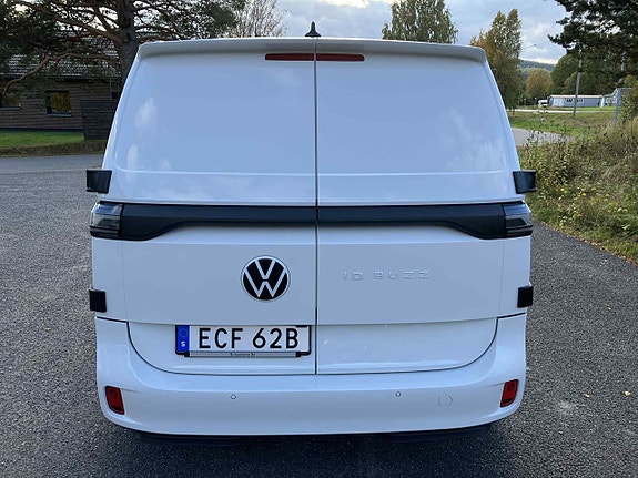 Volkswagen ID. Buzz 6 of 12