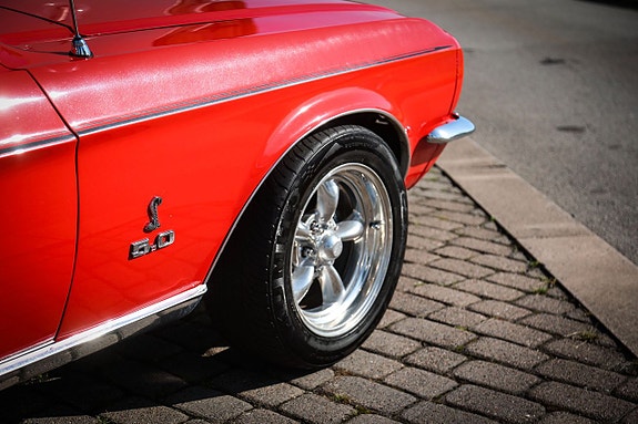 Ford Mustang 12 of 21