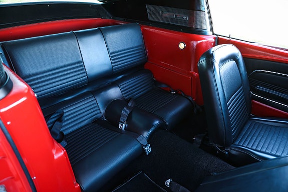 Ford Mustang 19 of 21