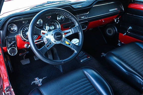 Ford Mustang 14 of 21