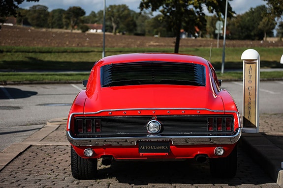 Ford Mustang 7 of 21