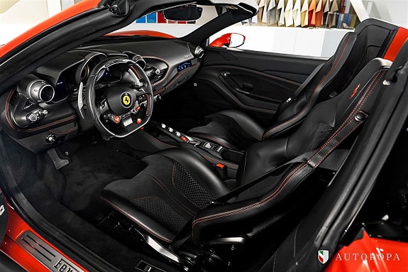 Ferrari F8 Spider 6 of 10