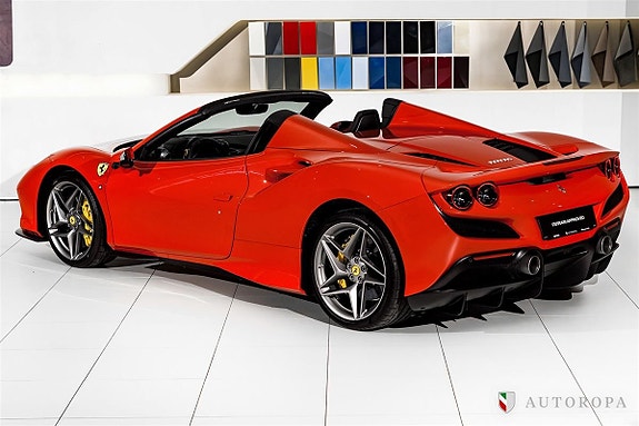 Ferrari F8 Spider 4 of 5