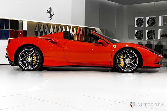 Ferrari F8 Spider 3 of 5