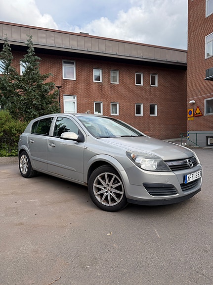 Opel Astra 3 of 5
