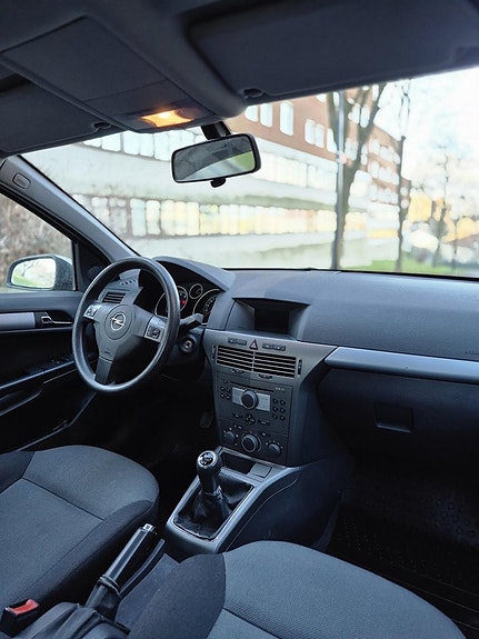 Opel Astra 6 of 8
