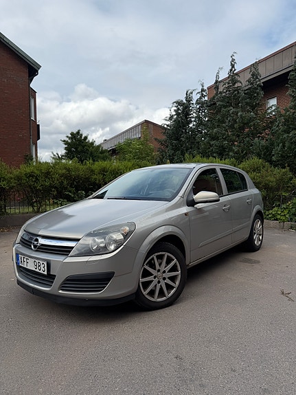 Opel Astra 2 of 5
