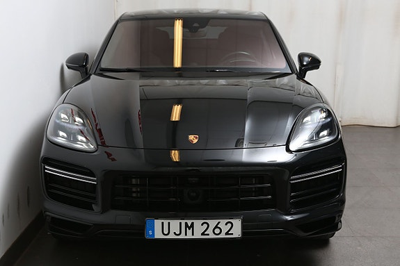 Porsche Cayenne Turbo S 5 of 5