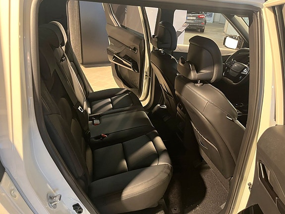 KGM Musso EV 13 of 15
