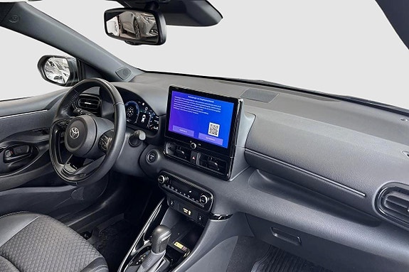 Toyota Yaris 8 of 13