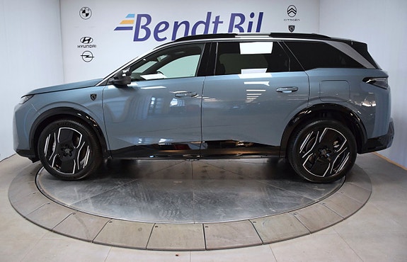 Peugeot e-5008 7 of 23