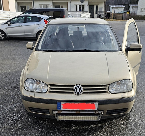 Volkswagen Golf IV 2 of 4