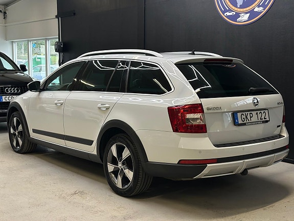 Skoda Octavia Scout 21 of 24