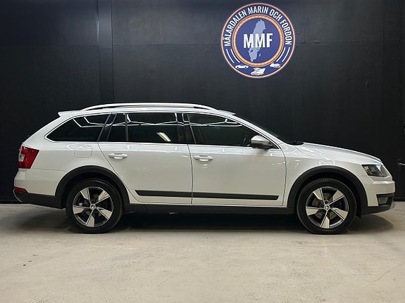 Skoda Octavia Scout 3 of 5