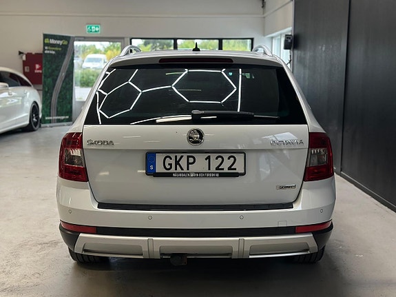 Skoda Octavia Scout 23 of 24