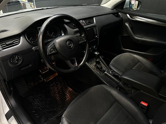 Skoda Octavia Scout 7 of 24
