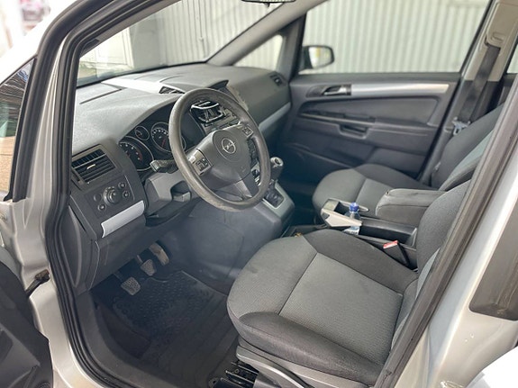 Opel Zafira 7 of 10